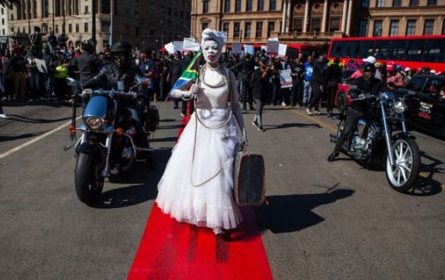 У ПАР протестувати проти насильства над жінками вийшли чоловіки