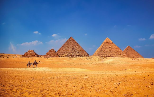 Исследователь обнаружил в пирамиде Хеопса загадочную дверь