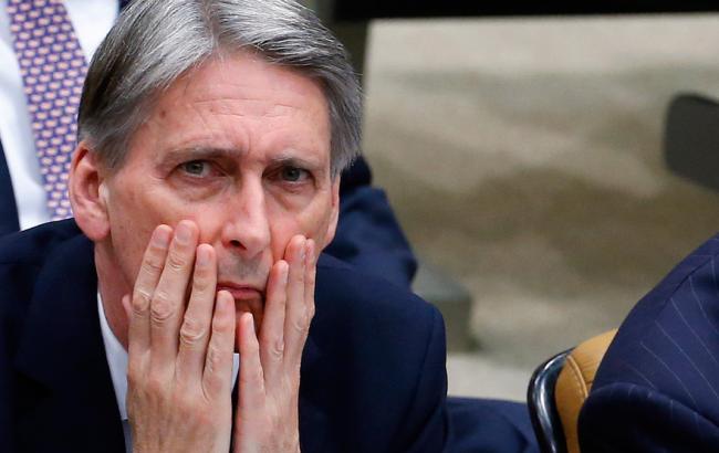 Глава МИД Великобритании назвал давлением требование немедленно начать выход из ЕС