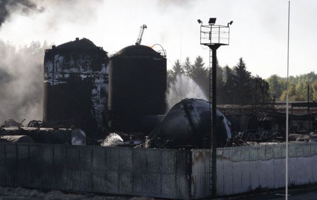 Пожежа на нафтобазі під Києвом: триває перекачування дизельного палива з трьох резервуарів