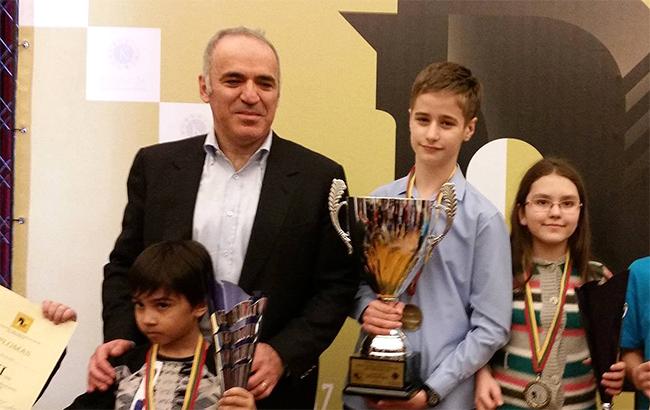 Украинец одержал победу на международном турнире по быстрым шахматам