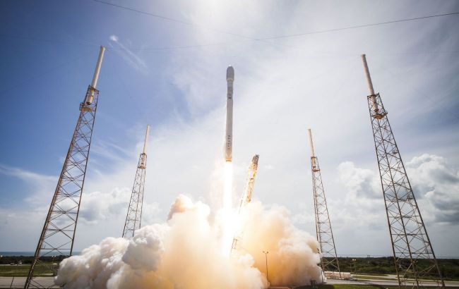 Ракета SpaceX Falcon 9 запустила корабель з екіпажем із чотирьох людей на МКС