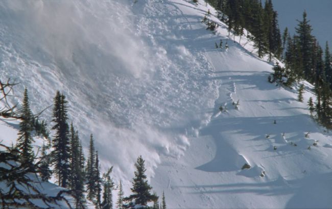 В двух областях на западе Украины сохраняется опасность схода лавин