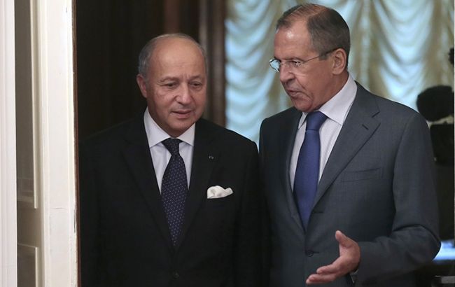 Глави МЗС РФ і Франції проводять зустріч у Парижі