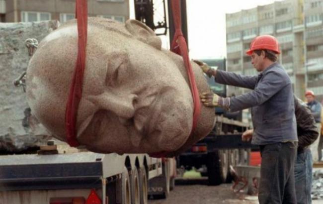 В Луганской обл. демонтированы 109 памятников Ленину из 151