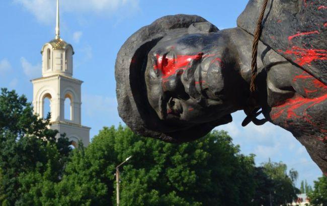 Слов'янськ: знесення пам'ятника Леніну (фото)