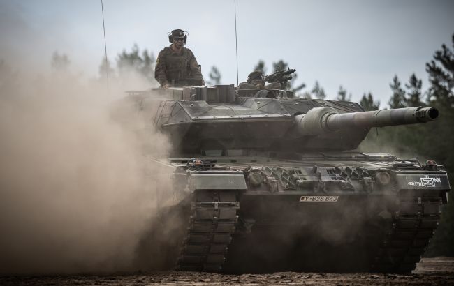 Поставка танков Leopard Украине не зависит от американских Abrams, - правительство Германии