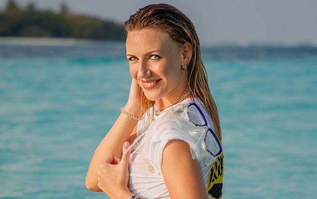 Богиня подводного царства: Леся Никитюк поужинала на шестиметровой глубине