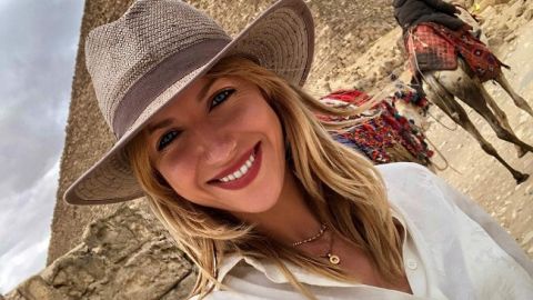 Счастливая и с цветами: Леся Никитюк поделилась радостной новостью