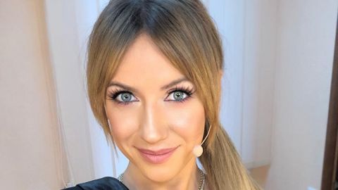Ось це ніжки: Леся Нікітюк показала, як розважається в пробках