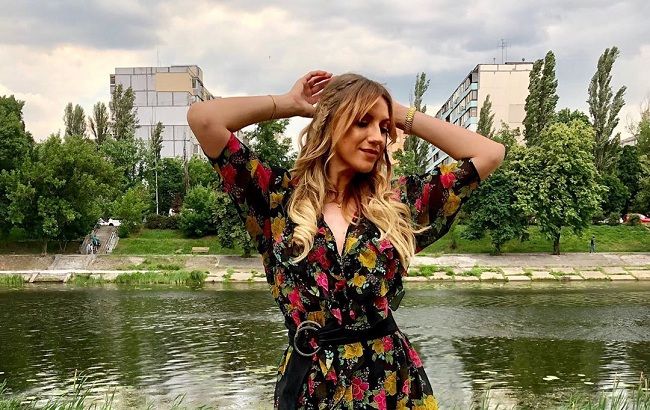 "Клевая парочка": Леся Никитюк в ботфортах засветилась в объятиях известного шоумена