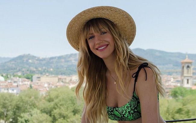 "Улыбка ярче солнца": Леся Никитюк восхитила красочным фото в поле подсолнухов