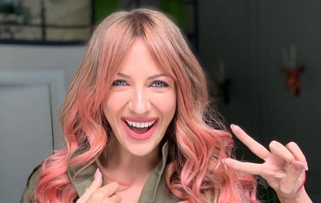 Три длинноножки: Леся Никитюк повеселила фото с Осадчей