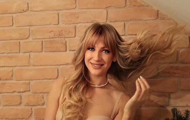 "Кофтинка зі збитих вершків": Леся Нікітюк вийшла у світ в провокаційному вбранні