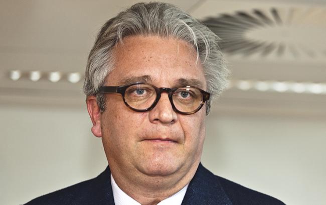 Бельгійського принца хочуть позбавити річної зарплати за фото з китайськими військовими