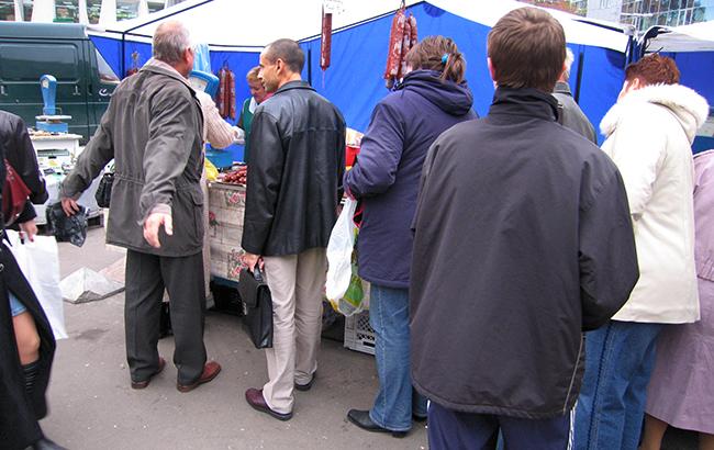Жителі Луганська розповіли, які продукти купують в магазинах