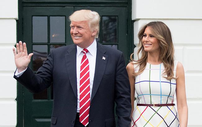 Меланія і Дональд Трамп продемонстрували свою любов під час офіційного візиту до Сеулу (фото)