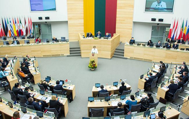 В Сейме Литвы поддерживают закрепление в Конституции Украины курса в ЕС и НАТО
