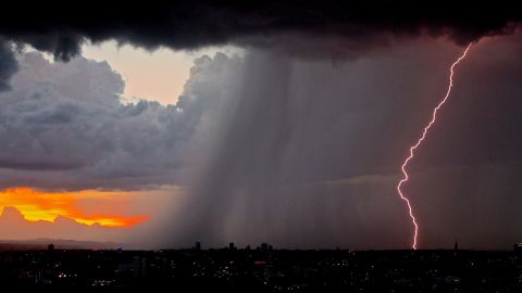 В Украину нагрянут грозовые дожди и похолодание: каким областям не повезет с погодой