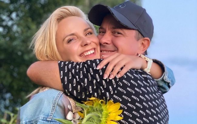 Идеальная пара: стильная Лилия Ребрик очаровала романтичным фото с мужем