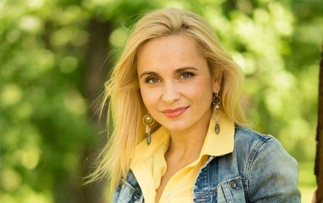 Глаз не отвести: очаровательная Лилия Ребрик покорила ярким летним образом