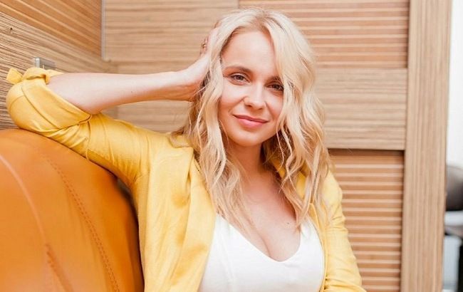 "На тата схожа": Лілія Ребрик без макіяжу зворушила ніжним фото з батьками