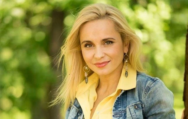 Цветущая Лилия Ребрик показала идеальный образ в стиле спорт-кэжуал