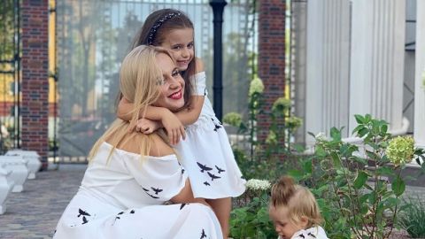 "Похожи?" Лилия Ребрик сравнила себя в детстве с дочкой-школьницей