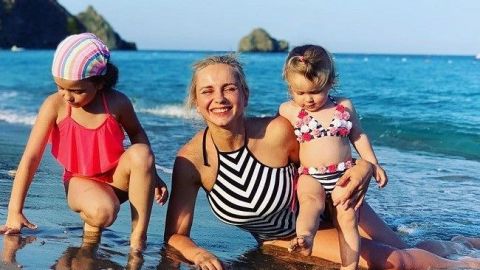 Три принцеси: Лілія Ребрик захопила мережу стильним фотосетом з доньками-красунями