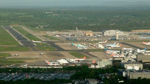 В лондонском аэропорту Гатвик приостановили полеты