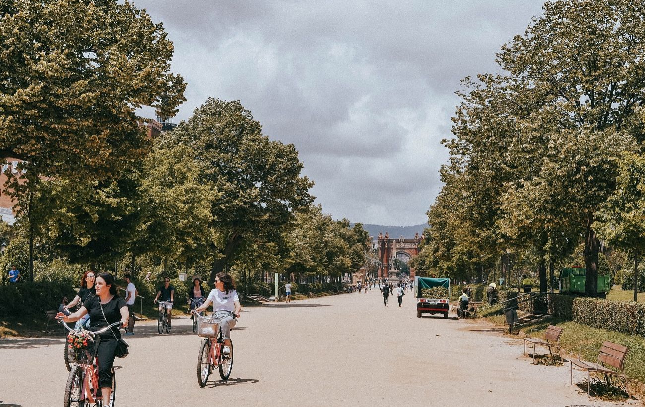 Штрафи 200 євро за їзду в навушниках – за що штрафують в Іспанії | РБК ...