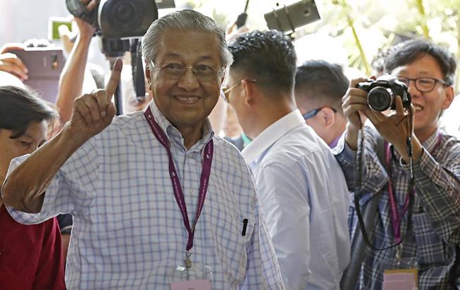 В Малайзии впервые за 60 лет на выборах победила оппозиция