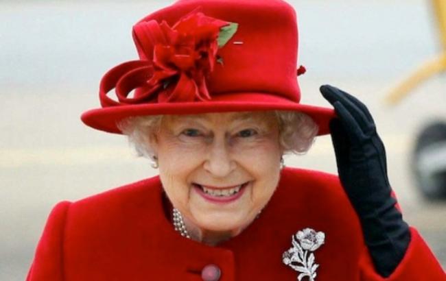 "Мое правительство продолжит работать над разрешением кризиса в Украине": королева Великобритании