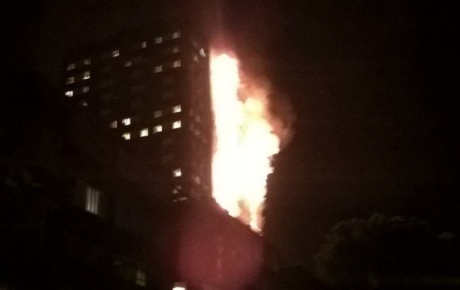 В Лондоне в башне произошел пожар, пострадали минимум два человека