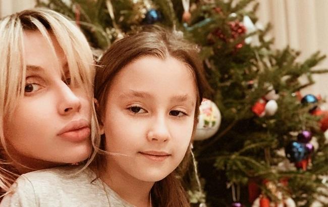"Мамина копия": Лобода порадовала фанов отпускными фото с дочкой