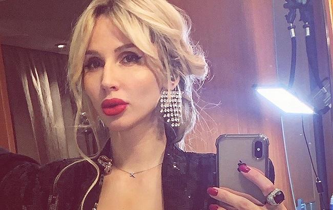 Стильная Ева на фоне океана Лобода поделилась первыми