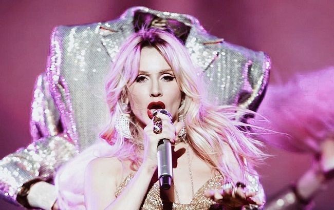 Зраджує Тіллю? Лобода пристрасно цілувалася з відомим шоуменом (відео)