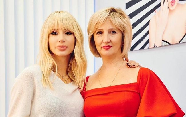 Які всі красиві: Світлана Лобода показала рідкісне фото з мамою і сестрою