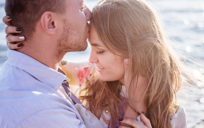 Черный Тигр принесет любовь этим знакам Зодиака: найдите себя среди счастливчиков 2022 года!