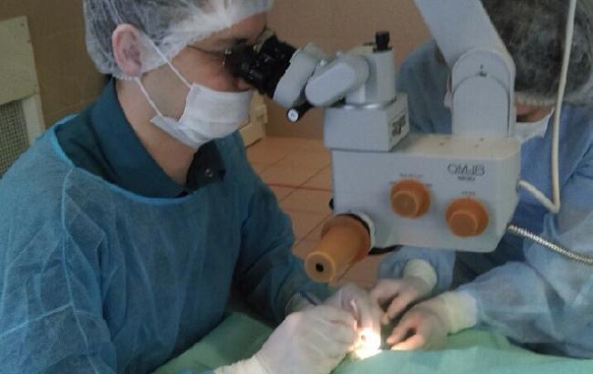 Медикам удалось спасти зрение журналисту, раненному в Авдеевке