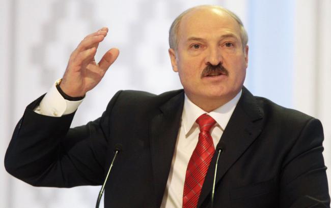 Лукашенко потребовал усилить боеготовность армии из-за событий в Украине