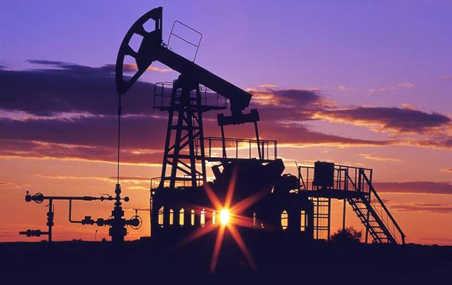 Цена нефти Brent превысила 53 доллара за баррель