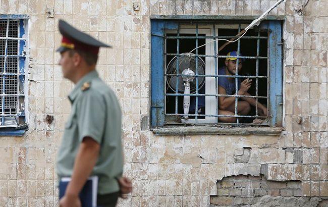 В СИЗО в Черновцах подавлен бунт: очевидцы обвиняют конвоиров в избиении заключенных