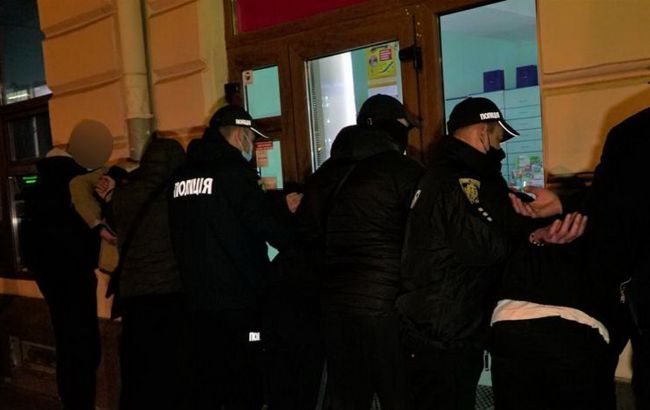 Во Львове задержали банду: похитили девушку и требовали 2 млн евро выкупа