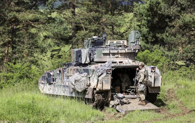 США завтра объявят новый пакет помощи Украине. В него войдут 50 Bradley, - СМИ