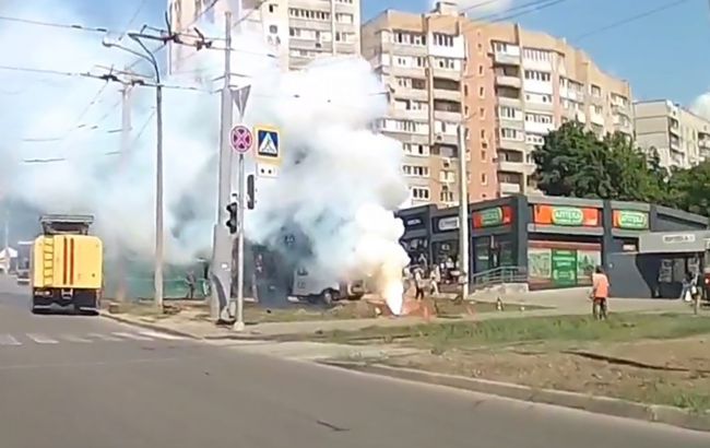 У житловому масиві Харкова з-під землі вирвався стовп вогню