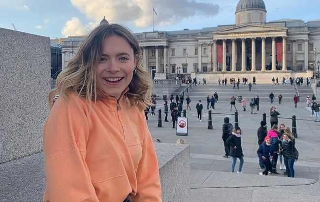 Вся в маму: 17-річна дочка Олени Кравець підкорила квітучою красою