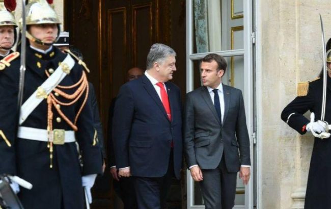 Макрон пообещал Порошенко обсудить с Путиным освобождение украинских политзаключенных