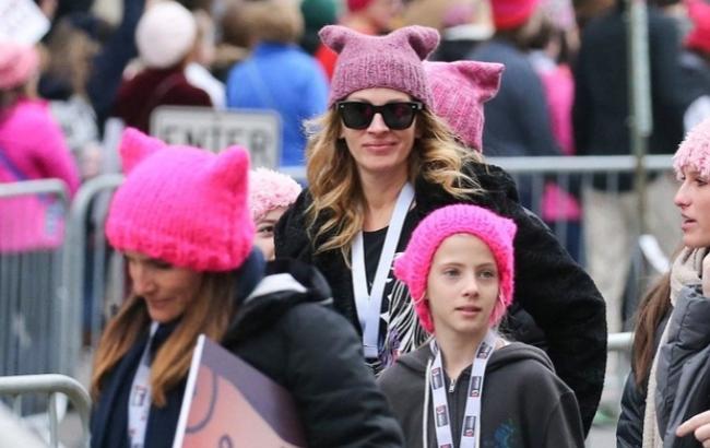 Актриса из "Гарри Поттера" показала трогательные фото "женского марша" в США