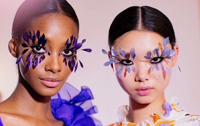 Вії-пір'я: головний б'юті-тренд Тижня високої моди продовжує підкорювати світ